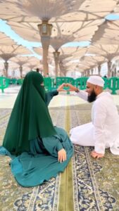 Sana Khan Instagram - Prophet Muhammad (SAW) said:
When a husband n wife look at each other with love,Allah looks at both of them with mercy ♥️🤲🏻

Sahih bukhari 6:19 Tirmidhi

Let us revive all the beautiful sunnahs in our lives.

Abaya @hayabysanakhan 
Green fish tail