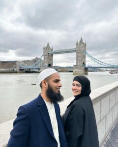 Sana Khan Instagram - Being Muslim is for all Day,
Not just five times a day.

Alhamdullilah for every blessing coz it Allah who can do anything and everything.

May Allah keep us steadfast on our Deen🤲🏻

#sanakhan #anassaiyad #alhamdulillah #london #londonbridge