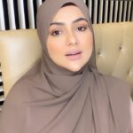 Sana Khan Instagram - Don’t let ur nafs win if it’s taking you towards Gunah. We all got this wounderful opportunity to change to be able to connect with Allah SWT. Change urself Change ur company (trust me it makes a huge difference) People who are clapping n appreciating ur gunah’s in this world are not your friends they don’t care for ur Akhirah. #sanakhan #anassaiyad #islamicreminder