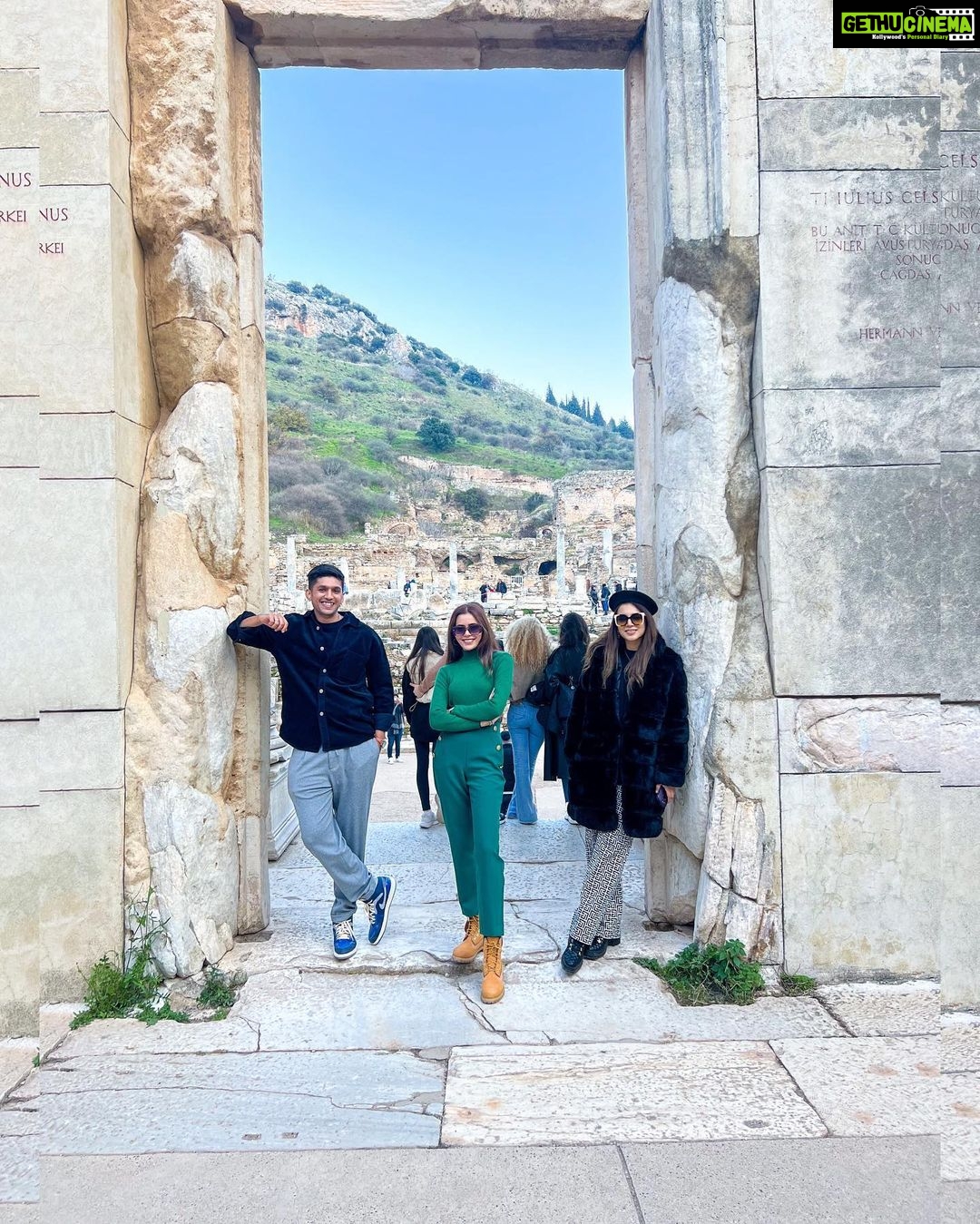 Sana Sayyad Instagram - Let’s Do This Again ❤️ . . . #tripwithfriends #memories #memoriesforlife #turkey #istanbul #holiday #travel #fun #times