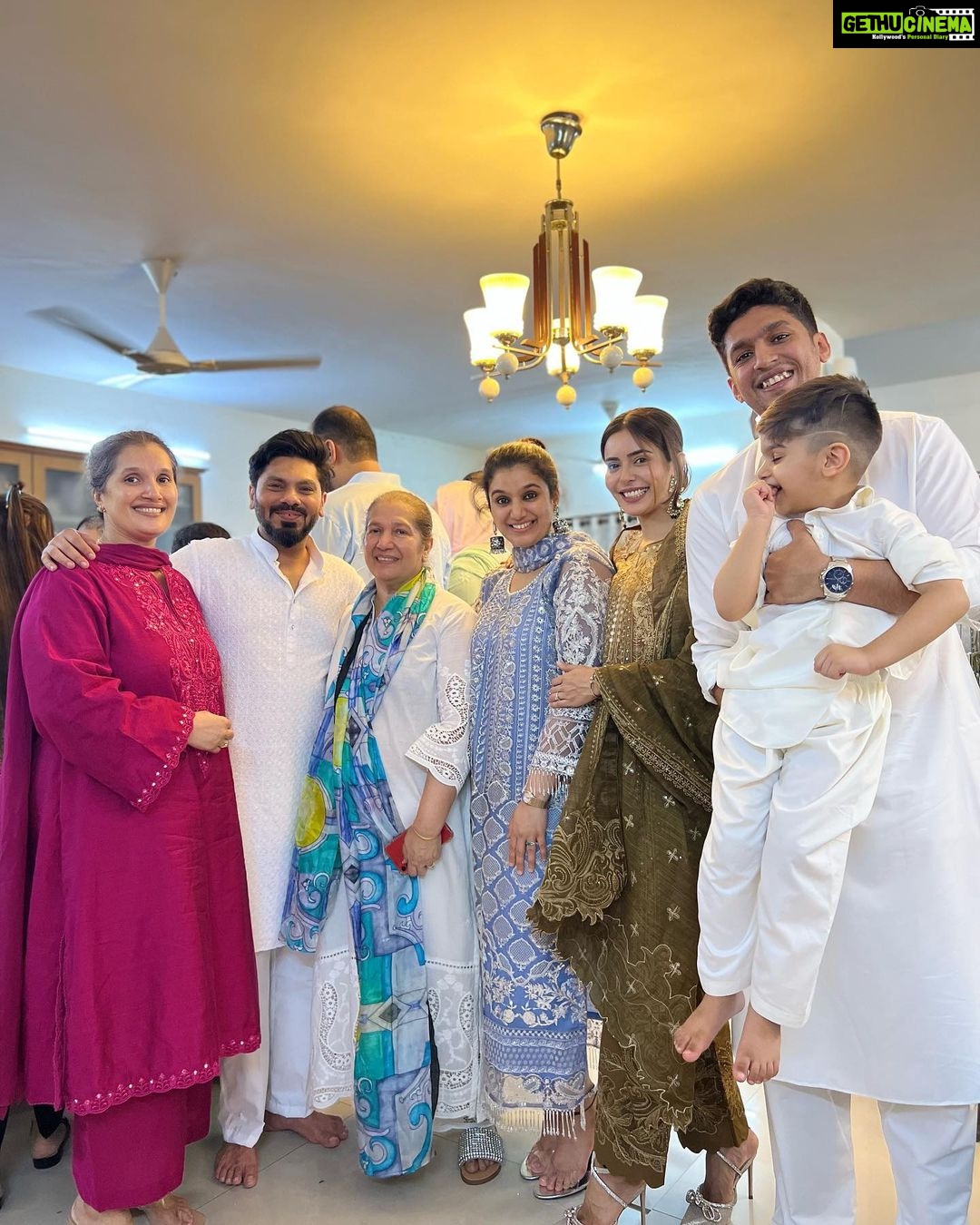 Sana Sayyad Instagram - Welcome to muslims MetGala ✨💫🥰 May this auspicious day of Eid-ul-Fitr bring joy, prosperity and blessings to your life ❤️🙏🏻