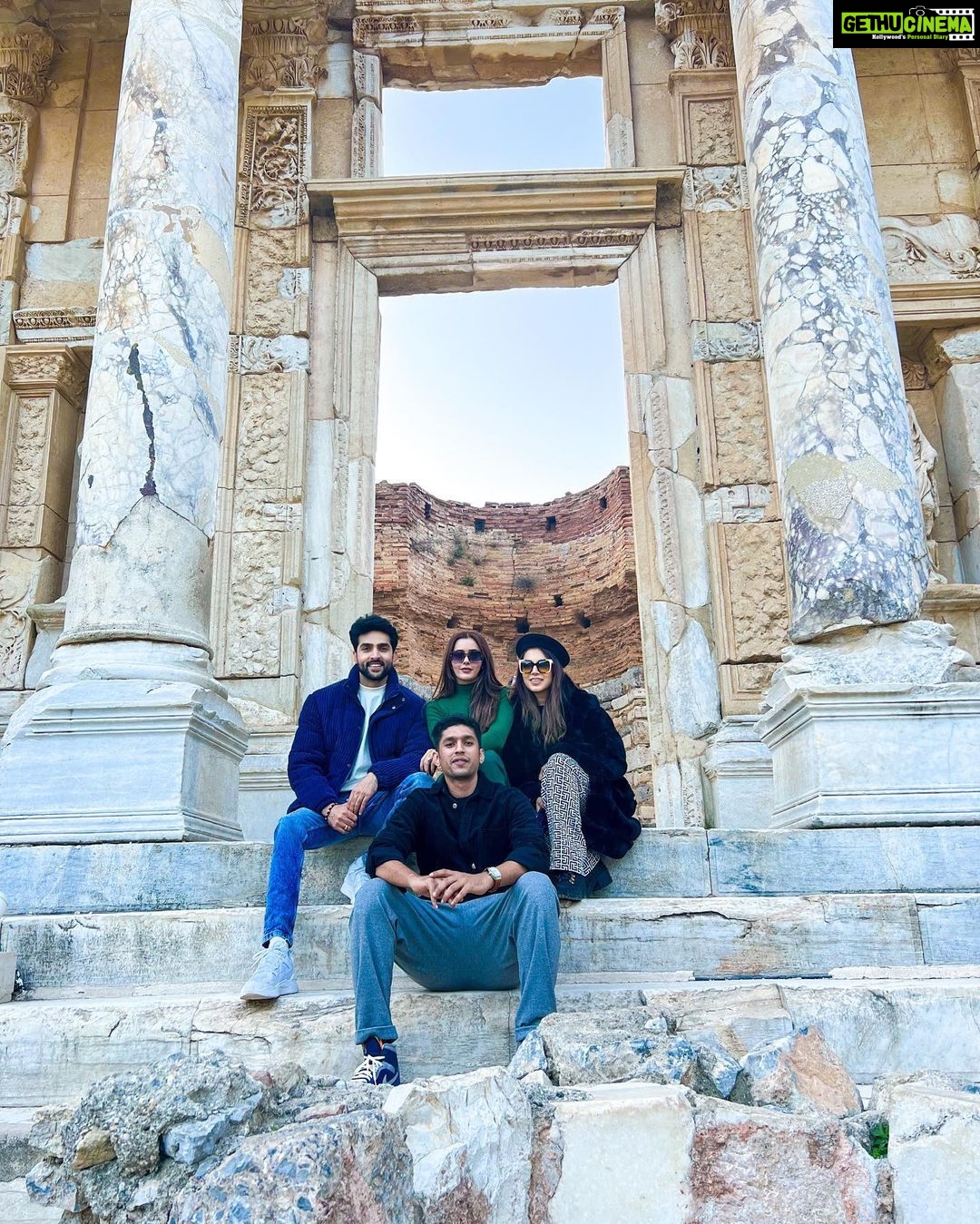 Sana Sayyad Instagram - Let’s Do This Again ❤️ . . . #tripwithfriends #memories #memoriesforlife #turkey #istanbul #holiday #travel #fun #times
