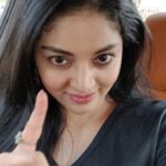 Sanam Shetty Instagram - Be Sunsational ☀️ With a generous coat of sunscreen.. creamy lipstick..smart shades..and some extra swag😎 . . . Using @neutrogena sunscreen SPF 50+ , @lovechildbymasaba lipstick #workday #summershine #quickie #keepitsimple #makeuptips #traveltuesday #carfie #summermakeup