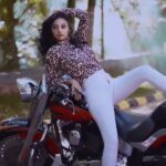 Sanam Shetty Instagram – Gear up for the week!
Harley π€ Fatboy
.
.
.
Concept @samissiah
Video @__thirdeyeweddings__
Photography @jagan_mathew
Venue @sr_jungle_resort_anaikatti
Logistics @joemichael.official
Makeup @diyamakeover_
Hair @madhuzartistry
#harleydavidson #photoshoot #comingup #fatboy #bikergirl