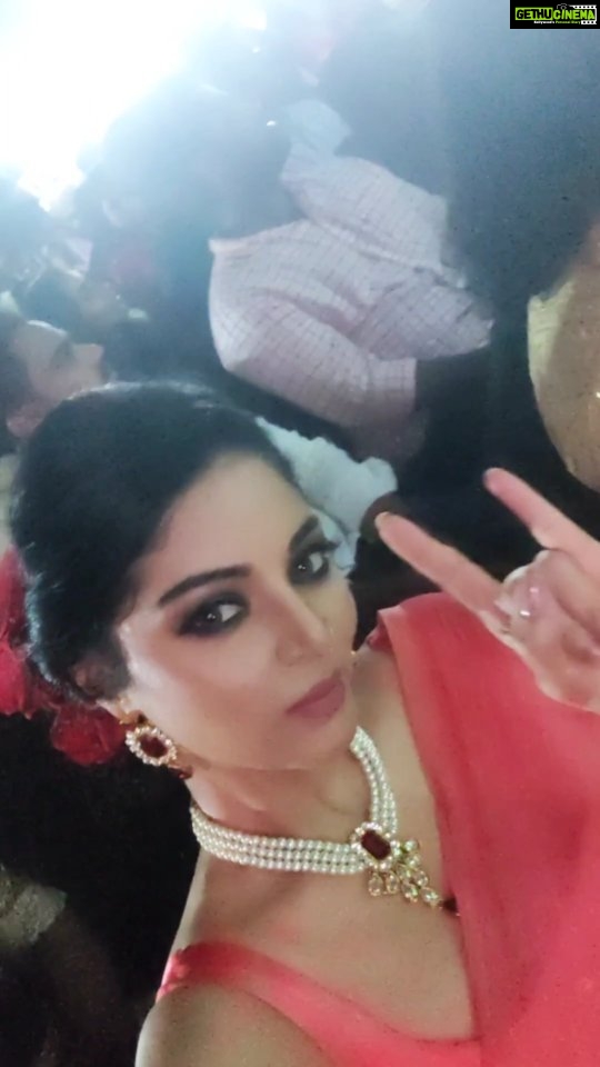 Sanam Shetty Instagram - What a spectacular event π Hearty Congratulations @behindwoodsofficial π Keep growing. Thoroughly enjoyed the evening. Thanks to the whole team and wonderful anchors for the kind hospitality. Pix coming up! . . Styling & Outfit @rasikaasofficial Makeover @naturalssalon Organised by @style.withsneha @sneha__mithran Makeup @preethi_naturalsmakeupartistry Hair @vimala_naturals Photography @sathish_photography49 Event Clicks @arvinthiyer #eventstyling #goodnight peeps β€οΈ
