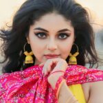 Sanam Shetty Instagram - T.R.O.P.I.C.A.L Gal 🏖️ . . Outfit & Styling @rasikaasofficial Rathna MUH @vijiknr Bronzemakeover Photography team @_gopinath_official #sweetmirchi @syedsuhelbasha @anandraj5887 @arvinthiyer Organised by @balaji_2888 #hellomonday #tropics #sunandsand