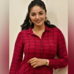 Sanam Shetty Instagram - Paint it red ❤️ Happy Weekend folks Clicks @arvinthiyer #weekendcasual #checkered