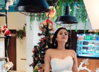 Sanam Shetty Instagram - A week of corsets or just weak for corsets!❤️ . . . Shoot with @rahuldev1 Outfit & Styling @julesamin MUH @promakeup_bridal_studio @agenerous_glam_ @makeovers_by_ranjitha Venue @nolitapizzas @neerajabose #bts #whiteweekend #corsettop #pantsuit #festiveshoot #happyweekend