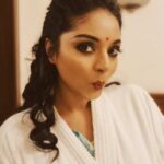Sanam Shetty Instagram - 4 hrs of transition in 40 secs for you! 🧡💚 . . . Event @chennaitimestoi Hospitality @ckkumaravel sir & @veena_kumaravel mam Makeup @preethi_naturalsmakeupartistry Hair @therita.artistry Saree @cooptexindia Jewellery @theaashirya Styling & Coordination @sneha__mithran @style.withsneha Managed by @gow7hu @rajani_raghunath Video @arvinthiyer Venue @crowneplazachn @timesofindia #bridalshoot #eventstyling #naturalssalon #southindianbride #bridalfashion