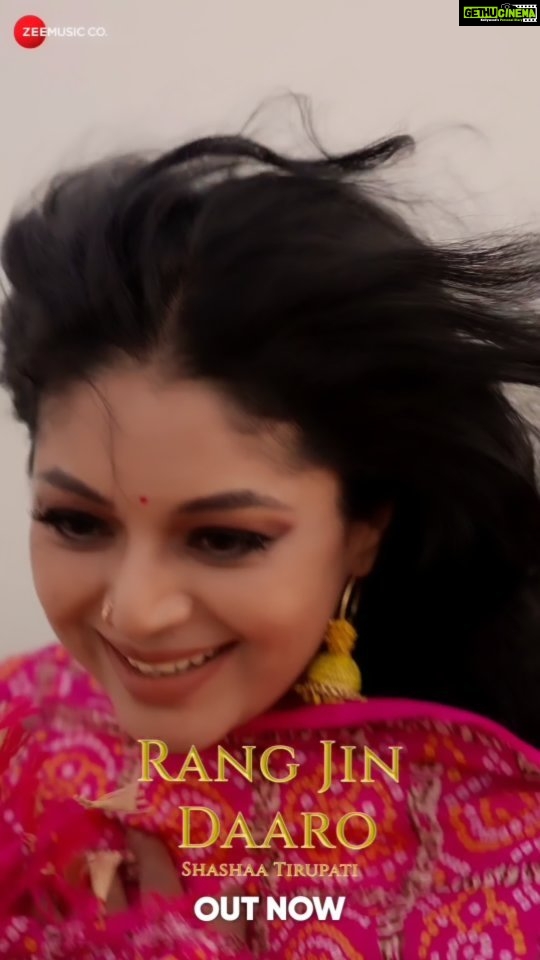 Sanam Shetty Instagram - My first PAN INDIAN song! πΆ #SashaTirupati 's #RangJinDaaro is out now on @zeemusiccompany (YouTube link in story) HAPPY HOLI ππππ Pleasure working with our talented teams . . . . Credits Logistics support: @balaji_2888 Direction: Sudhar @dir_sudhar Cinematography: Tinku J N @tinkujn Asst. Cinematographer: Surya Sanam's Wardrobe & Styling: Rathna @rasikaasofficial Sanam's MUAH: @vijiknr Bronzemakeover Dance Choreography: Mrs. Lalithakala Raj (Shreekalalaya) @shree.kalalaya Dancers: Shreeya Raj @shreeya_9323 , Padmapriya Sundararaman @priyasundar02 BTS: Sweet Mirchi Team (Anand Raj, Gopi, Vittal K) Executive Producer: Balaji Ramaswamy @balaji_2888 Location Courtesy: Kalai Selvan Audio Composition: Traditional Lyrics: Traditional Singer: Shashaa Tirupati Music Production: Shashaa Tirupati @sashasublime Additional Music Programming: AK Priyan Flute: Naveen Kumar Guitar: Mayukh Sarkar Recording Studio: Playhead Studio, Mumbai @playheadstudio Mix/ Master: Vincent Joseph @vincent.joseph.96 Special mention: Mrs. Kamala Bose, Tanishk Bagchi, Siddhu Kumar @siddhukumar Label: @Zeemusiccompany Video Cinematography-Editing-DI Color-VFX : Kartyk A. @mag_tographer Associate Director: Rahul B @rahulkumudhabalaji_ Location Courtesy : Roshan Raghv & The Bark, Alwarpet, Chennai. @thebark.in Wardrobe and styling: Sameenas (Chennai) @sameenasofficial Accessories: Rimli (Chennai) @rimliboutique MUAH: Meghna Patel @adina_artistry (Chennai) Cover Artwork: Kartyk A. #RangJinDaaro #ShashaaTirupati #SanamShetty #happyholi #TheHoliSong #HoliSongs #NewMusic #FestivalOfColours