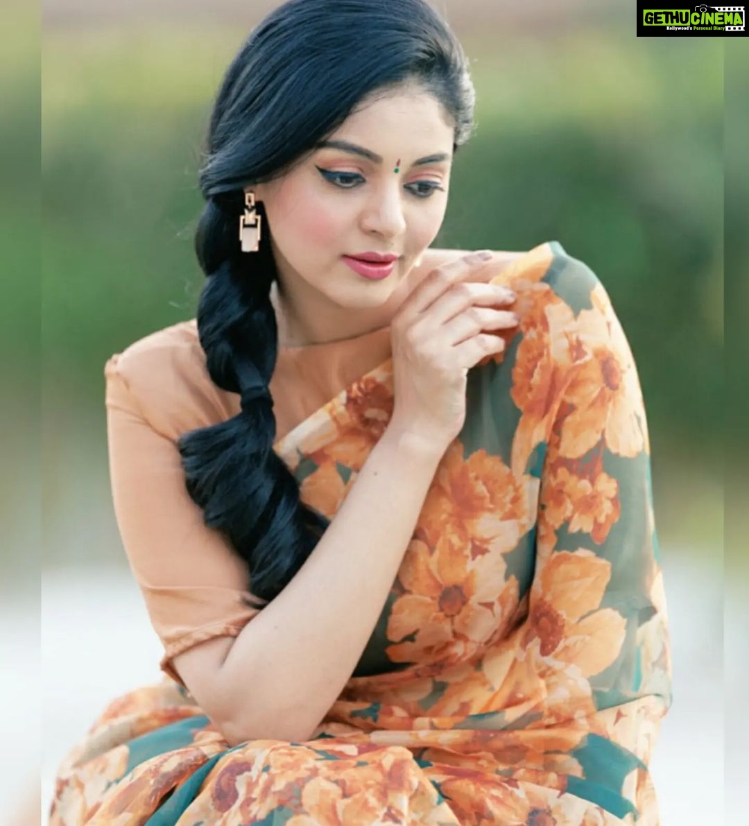 Sanam Shetty Instagram - அனைவருக்கும் இனிய தமிழ் புத்தாண்டு வாழ்த்துக்கள் 💐🌟 . . . Saree @6yarddrape Styling @shyn_fascino Clicks @adam_kae MUH @sujitha_makeup_artist Draping @the_thish Venue @the_french_town #happytamilnewyear