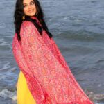 Sanam Shetty Instagram - T.R.O.P.I.C.A.L Gal 🏖️ . . Outfit & Styling @rasikaasofficial Rathna MUH @vijiknr Bronzemakeover Photography team @_gopinath_official #sweetmirchi @syedsuhelbasha @anandraj5887 @arvinthiyer Organised by @balaji_2888 #hellomonday #tropics #sunandsand