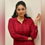 Sanam Shetty Instagram - Paint it red ❤️ Happy Weekend folks Clicks @arvinthiyer #weekendcasual #checkered