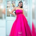 Sanam Shetty Instagram - Back with a burst of pink 💗 AKIRA . . . Featuring @sam.sanam.shetty Photography , Styling & Creative direction @the_girl_with_the_cam_ Visual @khiranramesh MUH @diyamakeover_ @allurebeauty_princy Costume @jp_fashionhouse #mondaymoods #pinkburst