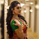 Sanam Shetty Instagram - South Indian Bridal shoot for @naturalssalon 🧡 . . . Wonderful working with you @ckkumaravel sir & @veena_kumaravel mam 🌟 Makeup @preethi_naturalsmakeupartistry Hair @therita.artistry Saree @cooptexindia Jewellery @theaashirya Styling & Coordination @sneha__mithran @style.withsneha Managed by @gow7hu @rajani_raghunath Photography @arvinthiyer Event @chennaitimestoi Venue @crowneplazachn #bridalshoot #eventstyling #naturalssalon #southindianbride #bridalfashion
