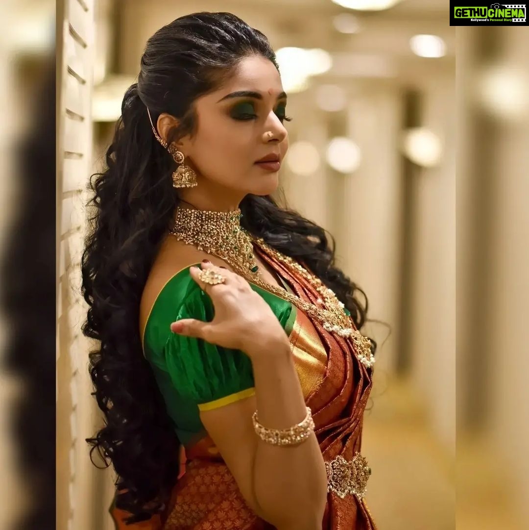 Sanam Shetty Instagram - South Indian Bridal shoot for @naturalssalon π§‘ . . . Wonderful working with you @ckkumaravel sir & @veena_kumaravel mam π Makeup @preethi_naturalsmakeupartistry Hair @therita.artistry Saree @cooptexindia Jewellery @theaashirya Styling & Coordination @sneha__mithran @style.withsneha Managed by @gow7hu @rajani_raghunath Photography @arvinthiyer Event @chennaitimestoi Venue @crowneplazachn #bridalshoot #eventstyling #naturalssalon #southindianbride #bridalfashion