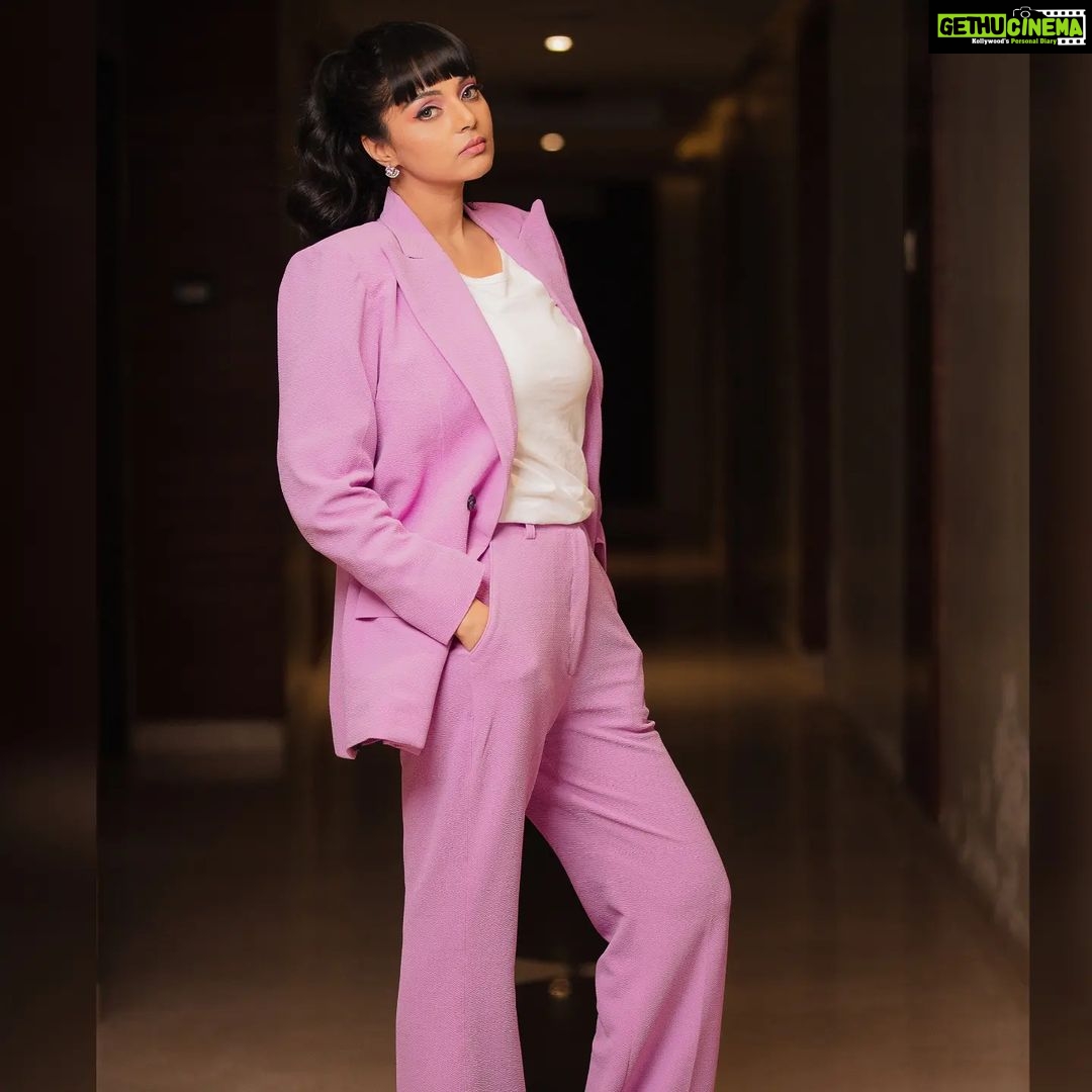 Sanam Shetty Instagram - Pick a purple that adds to your sparkle πππ . . . Pant suit by @shyn_fascino @fascinodresses_by_shyn Photography @shots_by_ad MUH @makeupbyjenitabhaskar #latest #pantsuit #powerdressing #prettypurple #backwithabang #shorthair #sanam #sanamshetty #happyweekend