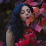 Sanam Shetty Instagram - How can the heart not flutter? When your hug melts me like warm butter.. And damn..that smile! Eyes haven't seen anything sweeter♥️ . . How's my love poem?😚 Id love to hear your lines too peeps!! #lovelineschallenge The Red Petal Series Photography @__thirdeyeweddings__ Edit @thejan Concept @samissiah Makeup @diyamakeover_ Hair @madhuzartistry Logistics @joemichael.official @gideonmediaevents @reshma.srijay Venue @darzaluxuryresorts #lovepoems #fabfeb #redpetal #sanam #sanamshetty #allaboutlove