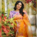 Sanam Shetty Instagram - Can you feel the love?💛 . . . Organza saree by @6yarddrape Styling @shyn_fascino Photography @adam_kae Draping @the_thish MUH @sujitha_makeup_artist Venue @the_french_town #jessiesland #fridaylove #tgif #sunshineyellow #organzasaree #collaredblouse #sanam #sanamshetty