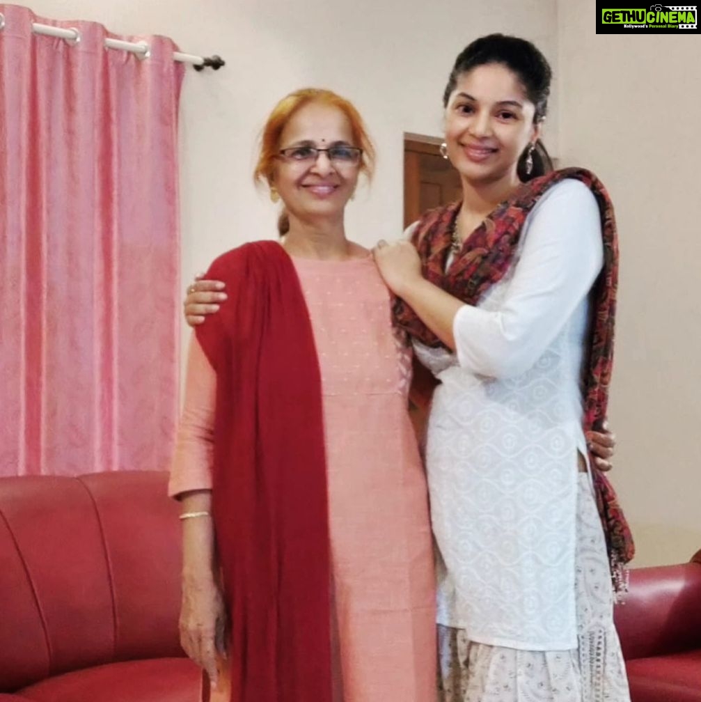 Sanam Shetty Instagram - One day is not enough..one lifetime is not enough to thank.. the most sacrificing..the most unconditional..the fiercest protectors.. Wishing all the mothers the best of everything today and always ❤️ #happymothersday