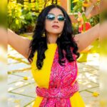 Sanam Shetty Instagram - Don't forget to have funnnn 😎🤘 . . . Outfit & Styling @rasikaasofficial MUH @vijiknr Photography @_gopinath_official @arvinthiyer @anandraj5887 #sweetmirchiteam #syedsuhailbasha Organised by @balaji_2888 #funfriday #shadesout #colorsplash