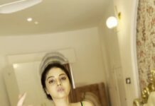 Sanam Shetty Instagram - Groove to the beat & beat the blues💃 @shyn_fascino @the_french_town @sujitha_makeup_artist @the_thish #packup #shootdiaries #bts #mondaymoods
