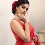 Sanam Shetty Instagram - Happy eve 🌹 . . . Outfit @rasikaasofficial Clicks @sathish_photography49 Styling @style.withsneha Makeover @naturalssalon @preethi_naturalsmakeupartistry Hair @vimala_naturals Organised by @rajani_raghunath @sneha__mithran Regards @ckkumaravel @veena_kumaravel #tgif #redsatin #rosyhairstyles #eventsyling #pearlruby