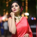 Sanam Shetty Instagram - Goodnight my dear peeps🌹 . . . Outfit @rasikaasofficial Styling @style.withsneha Photography @arvinthiyer MUH @naturalssalon @preethi_naturalsmakeupartistry @vimala_naturals Naturals Page 3 @ckkumaravel @veena_kumaravel Red carpet event @behindwoodsofficial #sigappurojakkal #eventstyling #satinsaree #vintagefare #moretocome