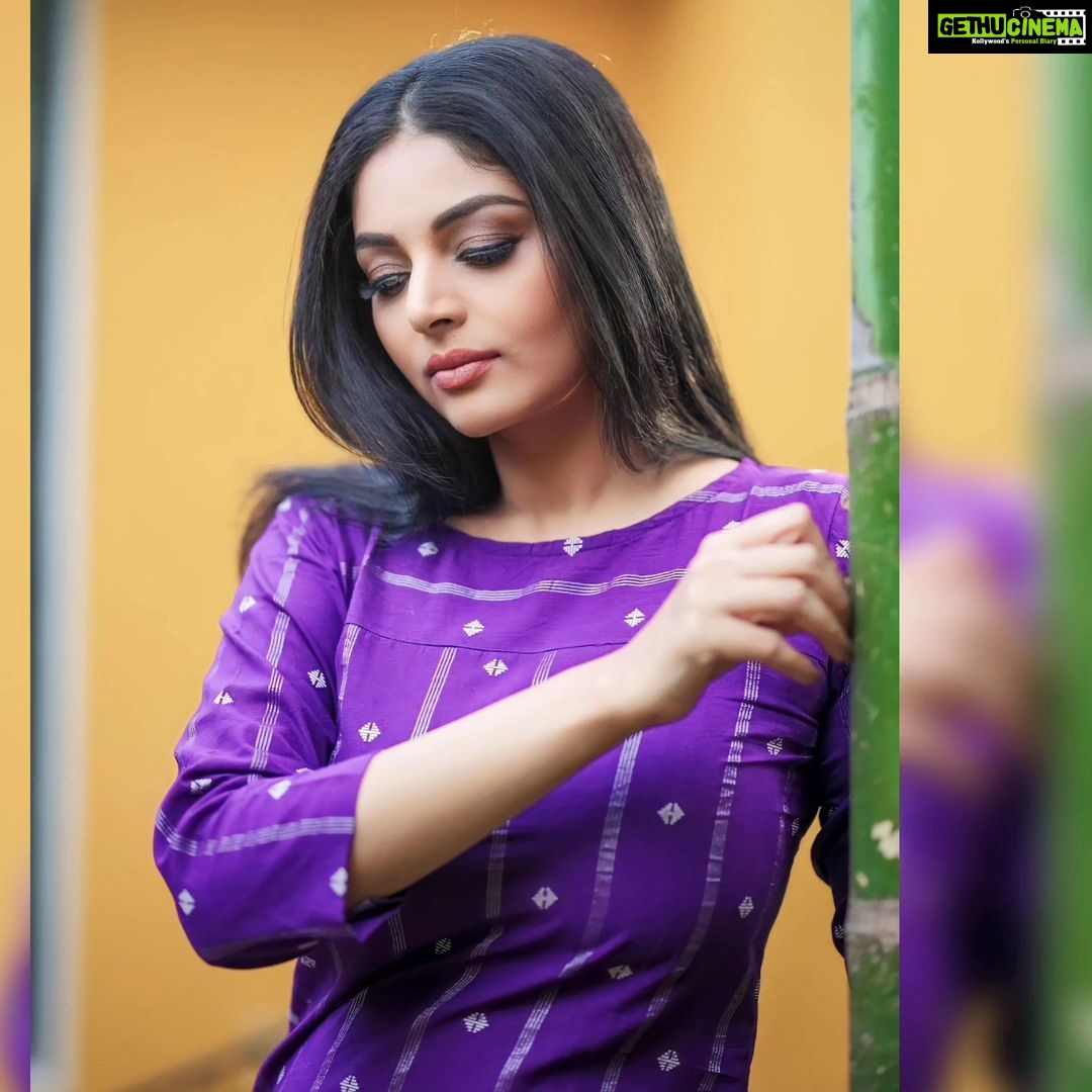 Sanam Shetty Instagram - Sometimes being solo saves you a lot of Dolo π . . Outfit & Styling @ival.amali Photography @adam_kae Edit @arvinthiyer MUH @monz_makeover Venue @darzaluxuryresorts #trendytuesdays #prettypurple #kurtacoords #cottonkurta #summerstyles
