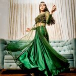 Sanam Shetty Instagram – Noor is back 💚
.
.
.
Emerald green satin lehenga-gown by @naziasyedofficial 
Photography @rahuldev1177 
Stylist @naziasyed 
MUH @vijiknr 
Accessories @bronzerbridaljewellery 

#arabicprincess #royalconcepts #indowestern #emeraldgreen #lehengagowns #smokeyeyes #fashionphotography #latestshoot