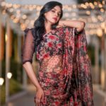 Sanam Shetty Instagram - If opportunity doesn't knock, build a door! 🖤 🖤 🖤 🖤 Saree @6yarddrape Styling @shyn_fascino Clicks @adam_kae Edit @arvinthiyer MUH @sujitha_makeup_artist Drape @the_thish Venue @the_french_town #coolsummerstyles #floralorganzasaree