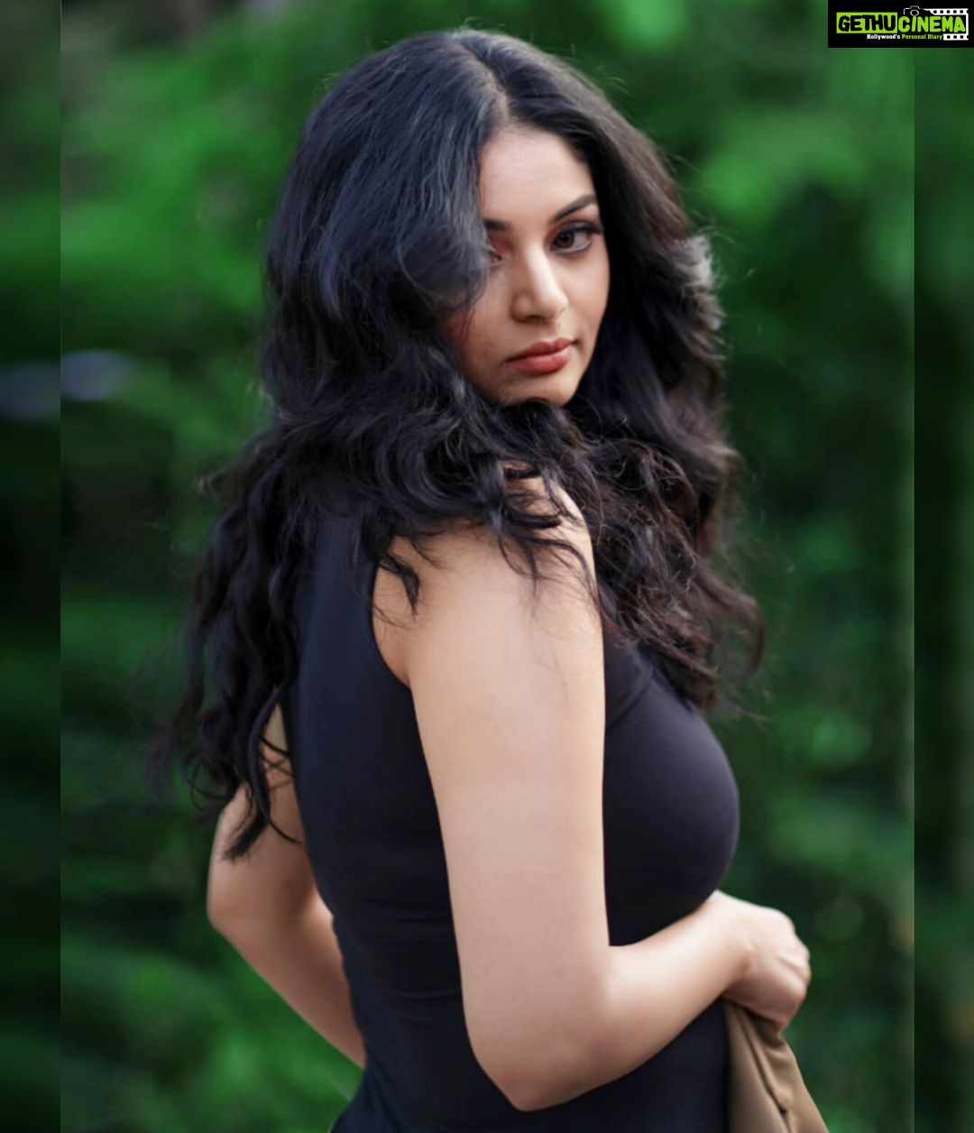 Sanam Shetty Instagram - You win in life when you lose the fear of losing. 🖤 🖤 🖤 🖤 Click @thirdeye_weddings MUH @diyamakeover_ @madhuzartistry Concept @samissiah Venue @darzaluxuryresorts #befearless #wildwednesday #midweekmojo #blacklove