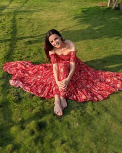 Sanaya Irani Instagram - Feeling INC(RED)IBLE. 😄😄
