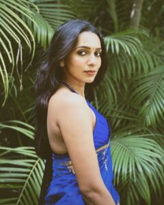 Sanchana Natarajan Instagram - வண்ணக்கிளி 🦋

Blouse- @razak_creations