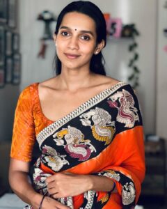 Sanchana Natarajan Instagram - Your friendly neighbourhood aunty! 🌹