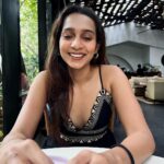 Sanchana Natarajan Instagram - Cute but also hangry😇 #shehasmultiplepersonalities #allofthemarebeautiful #lookingoodfeelingood 🤓