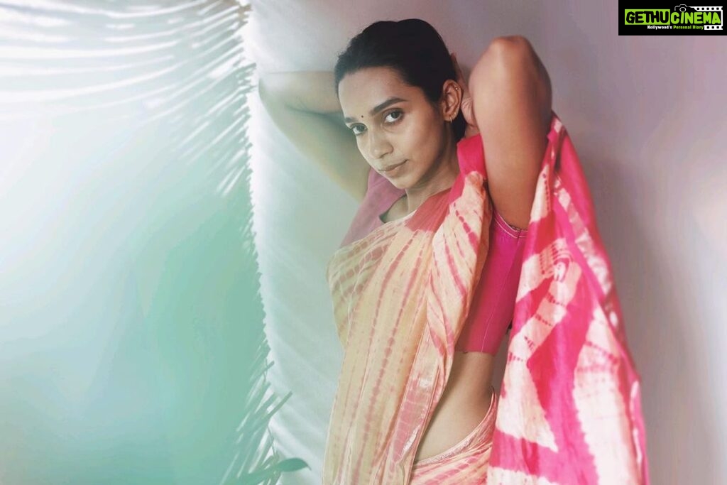 Sanchana Natarajan Instagram - கனவு காற்றில் ஏறி நான் போகிறேன்.. Shot by @dreamsbyhrishikeshns