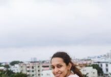 Sanchana Natarajan Instagram - Gloomy day🌥️ With @madras_ponnu 🥰