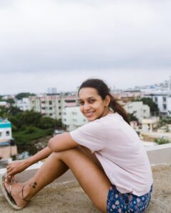 Sanchana Natarajan Instagram - Gloomy day🌥️ With @madras_ponnu 🥰