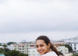 Sanchana Natarajan Instagram - Gloomy day🌥️ With @madras_ponnu 🥰