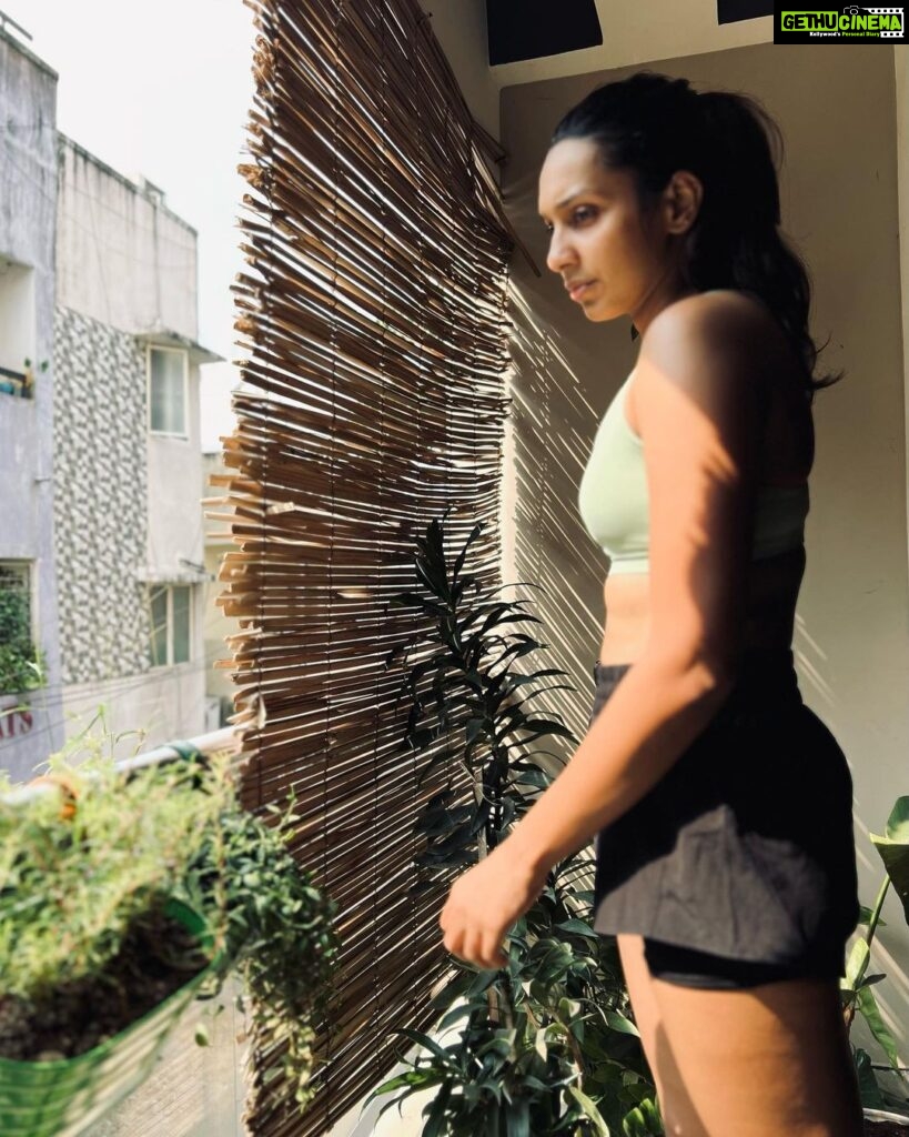 Sanchana Natarajan Instagram - Moodswings maharani 🫠 #needtowatermyplants