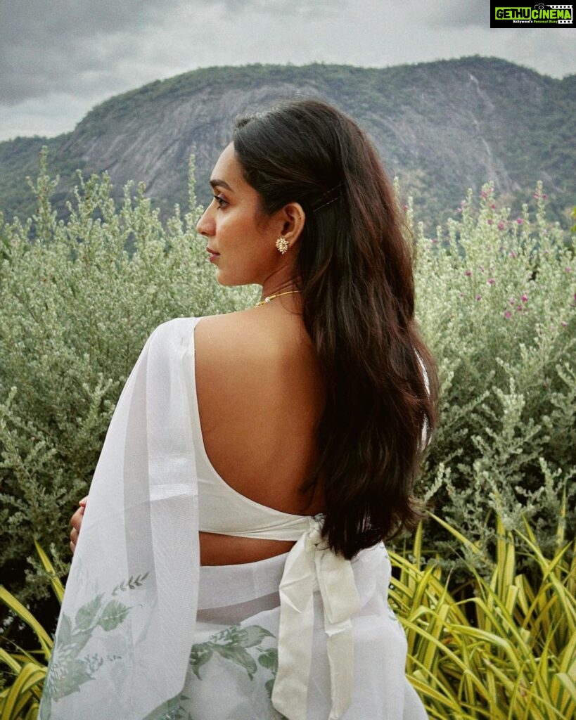 Sanchana Natarajan Instagram - மாய பூ திரள் 🌷