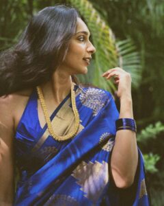 Sanchana Natarajan Instagram - வண்ணக்கிளி 🦋

Blouse- @razak_creations