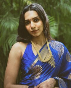 Sanchana Natarajan Instagram - வண்ணக்கிளி 🦋

Blouse- @razak_creations