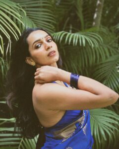 Sanchana Natarajan Instagram - வண்ணக்கிளி 🦋

Blouse- @razak_creations