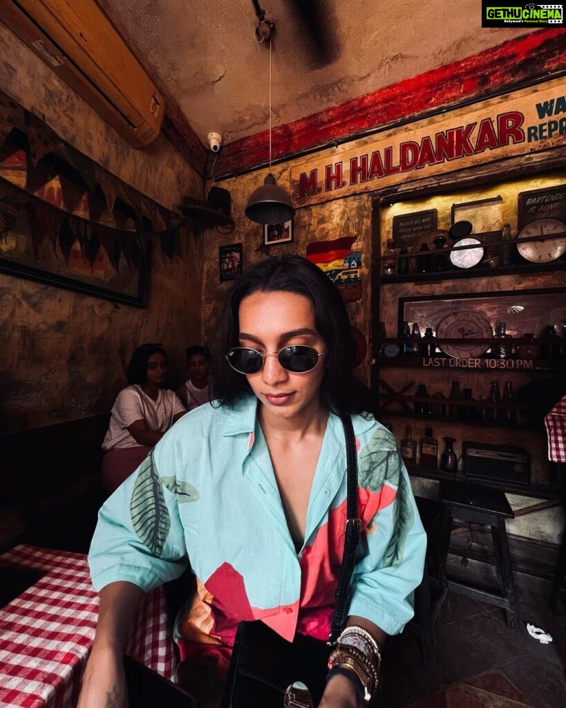 Sanchana Natarajan Instagram - Waiting for my fenny and losing my cool like 😏