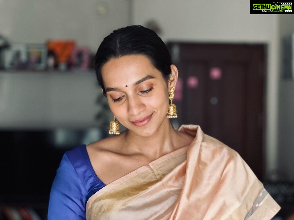 Sanchana Natarajan Instagram - இமை போல நான் காக்க கனவாய் நீ மாறிடு🤍