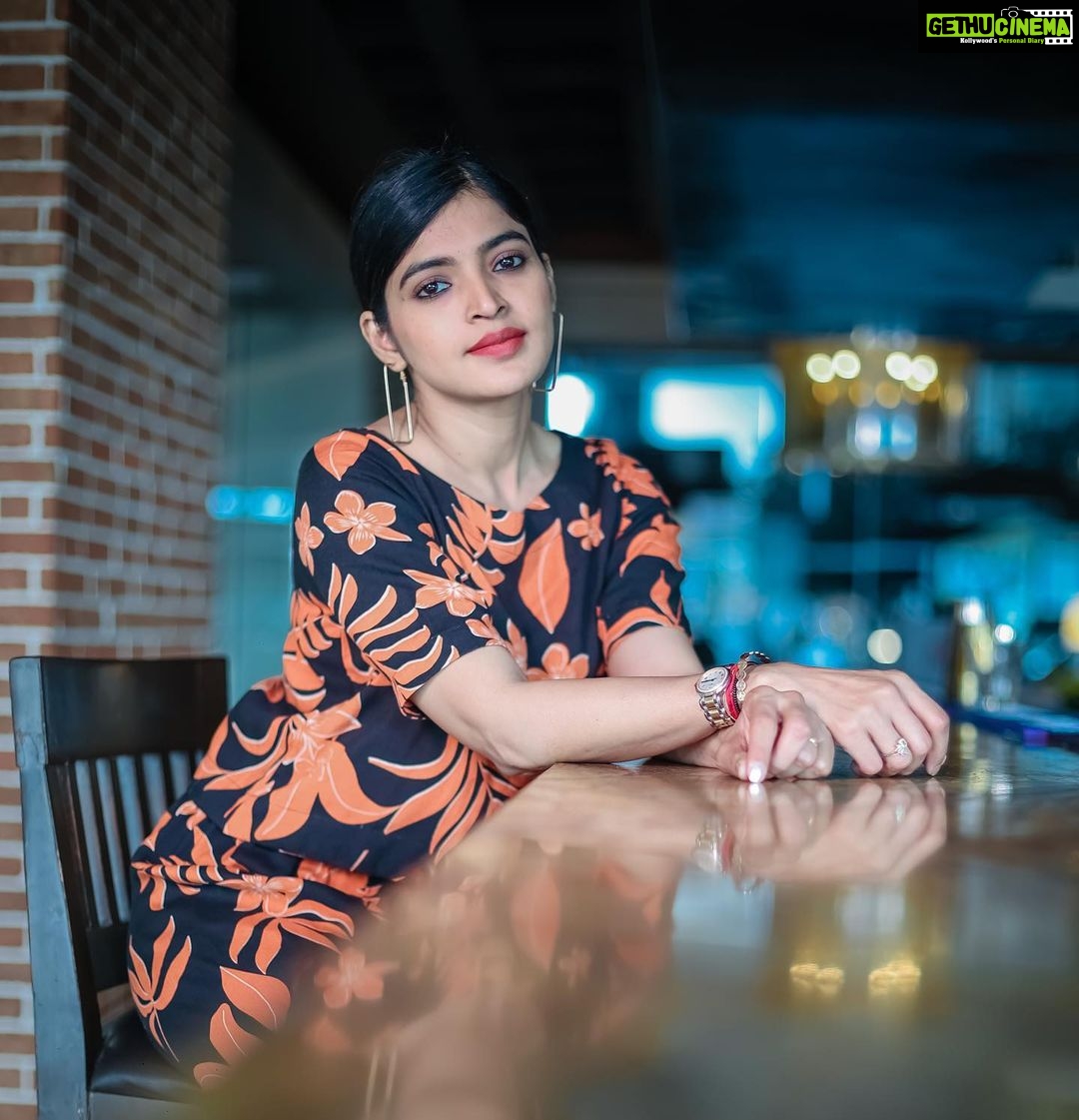 Sanchita Shetty Instagram - 🧡 PC : @aaronprince_photography Cloths : @shringaarclothing Loction : @hyattregencychennai #summer #summervibes #summeroutfit #summertime #summerstyle #motivational #acceptance #selflove #love #sanchita #sanchitashetty #spreadlovepositivity ❤️