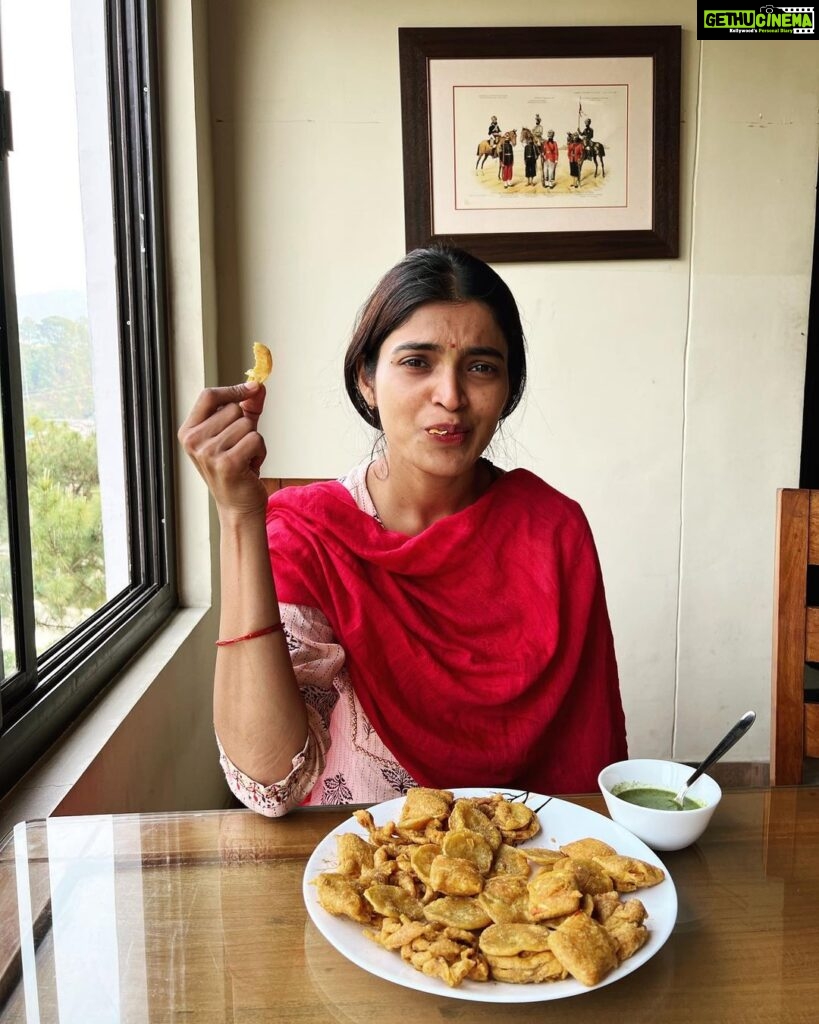 Sanchita Shetty Instagram - Eating mode 😳😆😝😍😋 #candidphotography #candid #eat #eathealthy #eathealthyfood #nojunkfood #respect #lovefood #sanchita #sanchitashetty #spreadlovepositivity ❤️