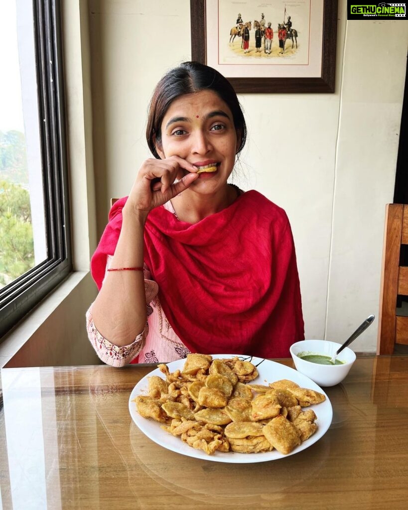 Sanchita Shetty Instagram - Eating mode 😳😆😝😍😋 #candidphotography #candid #eat #eathealthy #eathealthyfood #nojunkfood #respect #lovefood #sanchita #sanchitashetty #spreadlovepositivity ❤️